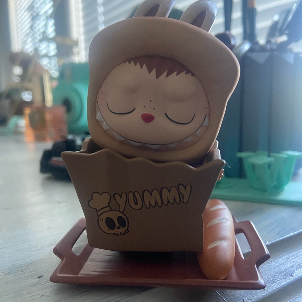 Almost Hidden bread cutie